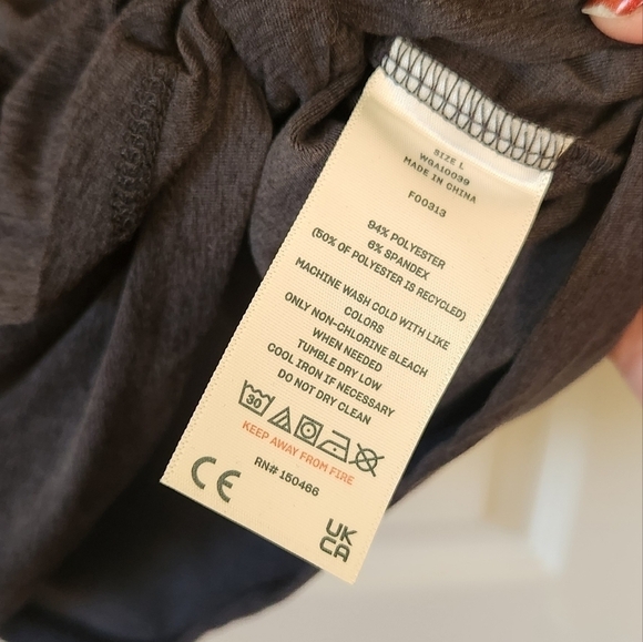 NWOT We Wander Active Long-Sleeve Top Gray Size Large - Picture 5 of 10